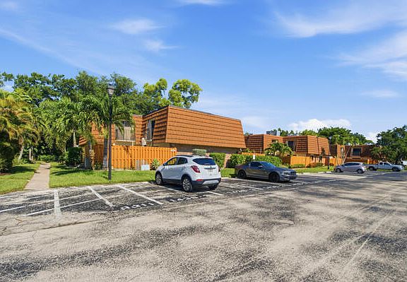 3rd image of 1438 Park Shore Circle #3