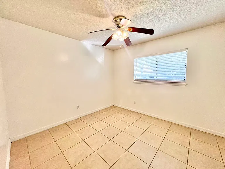 234 Lovell Ln — Photo 18