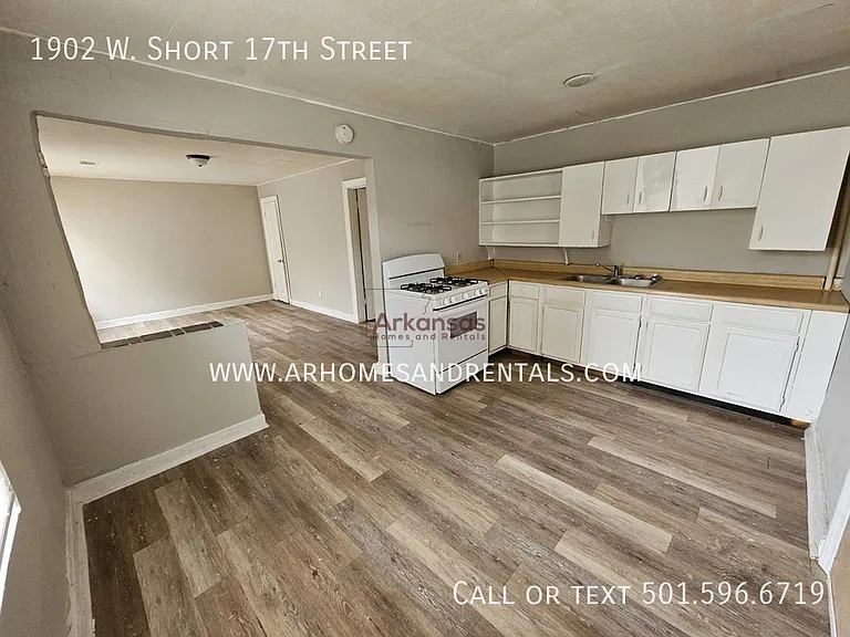 1902 W Short 17th St — Photo 14