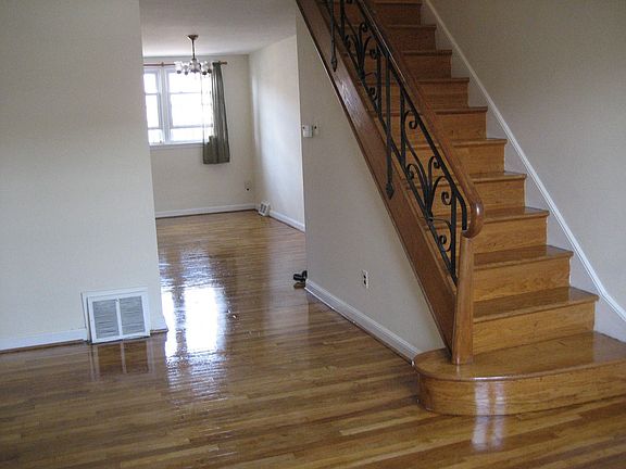 Living room, looking into dinning room