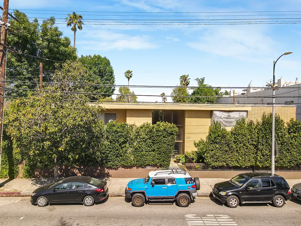 14641 Magnolia Blvd #5