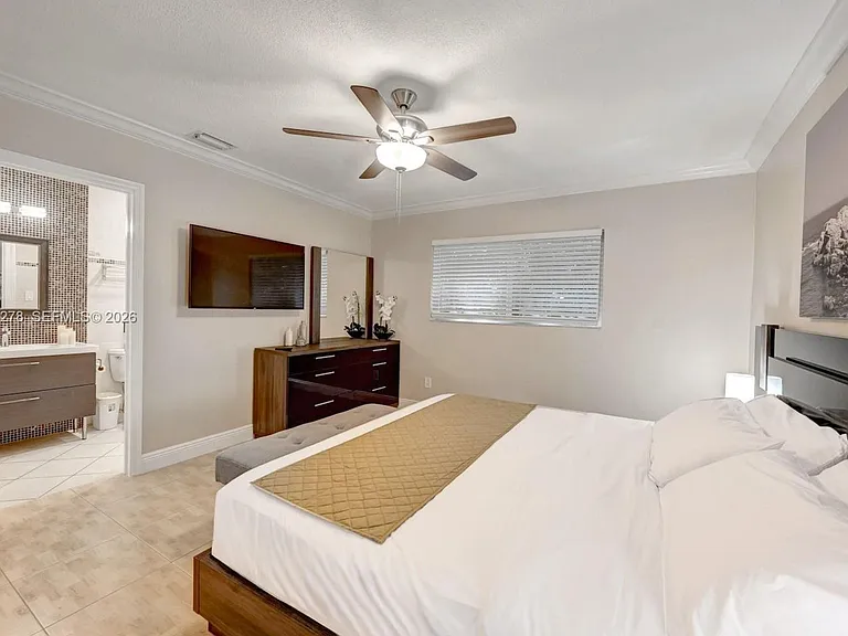 825 Harrison St — Photo 15