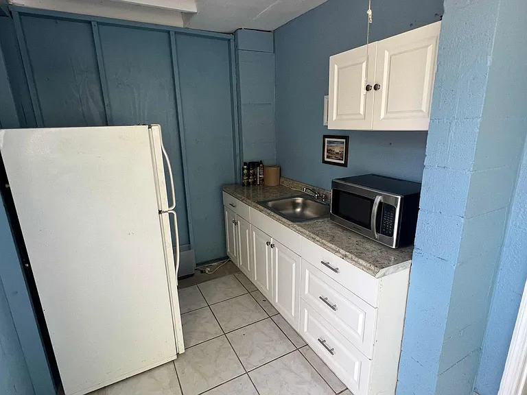 2645 SW 33rd Ave #2 — Photo 6