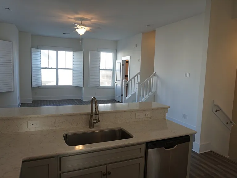 4032 Tamarisk Ln — Photo 24