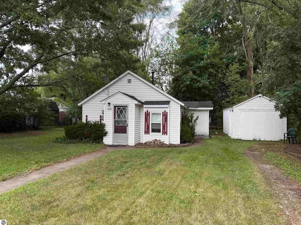 405 S Maxwell St, Mount Pleasant, MI 48858