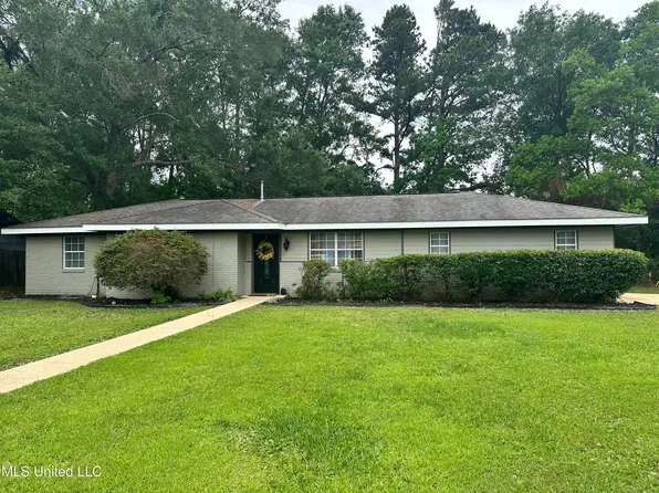 2500 Englewood Rd, Ocean Springs, MS 39564