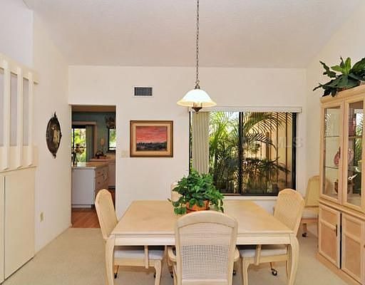 4th image of 4553 Oak Trail Dr