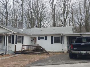 76 Outer Dr, Oak Ridge, TN 37830