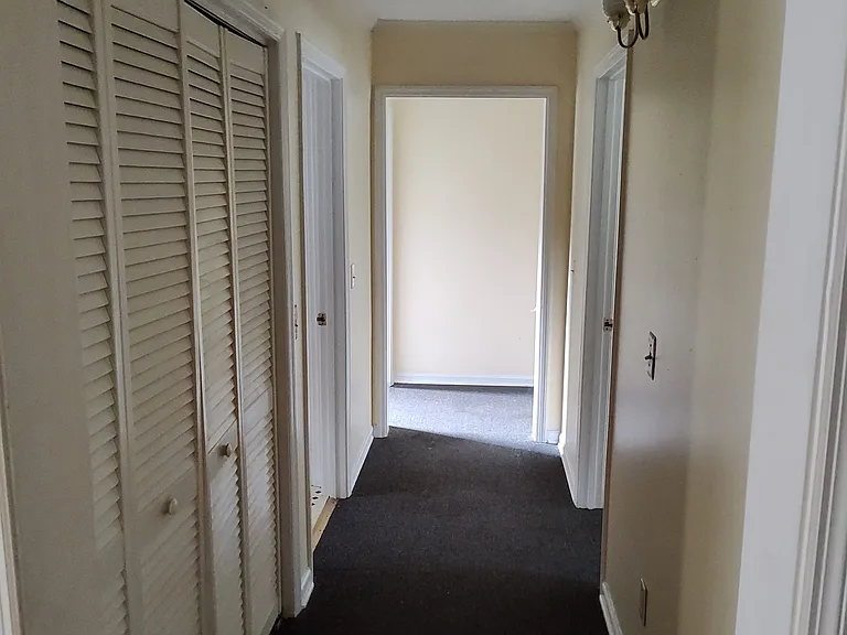 104 3rd Ave — Photo 7