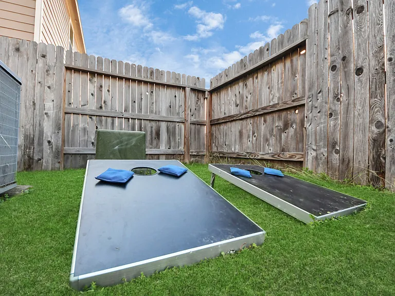 Garden Gate Ct — Photo 27