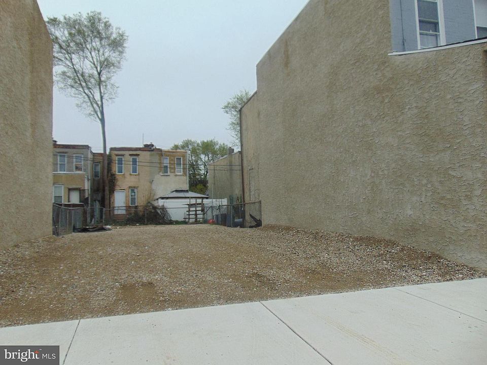 2nd image of 911 Fern St