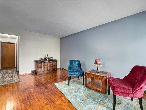 5th image of 12330 Crennell Ave