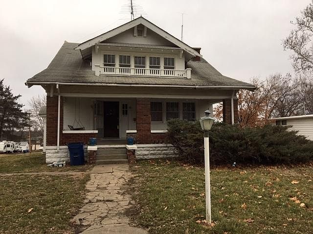 Front of house with big front porch