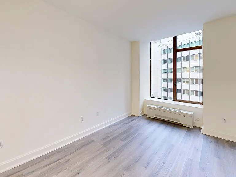10 Hanover Square — Photo 105