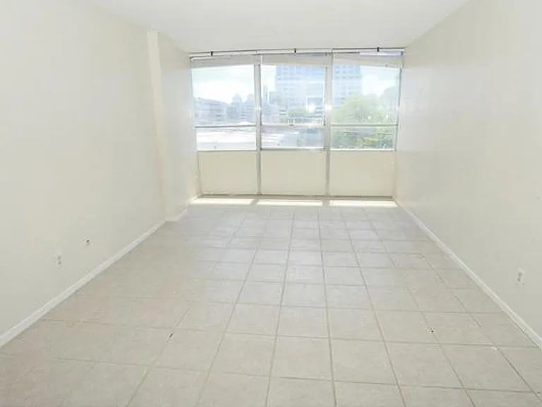 1800 Lavaca St #214 — Photo 3