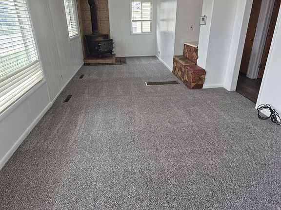 5th image of 722 Adams St