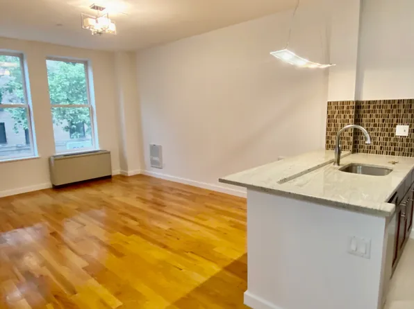 367 Waverly Avenue image 1 of 6