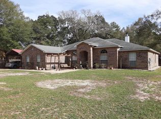 100 Cedar Pl, Freeport, FL 32439