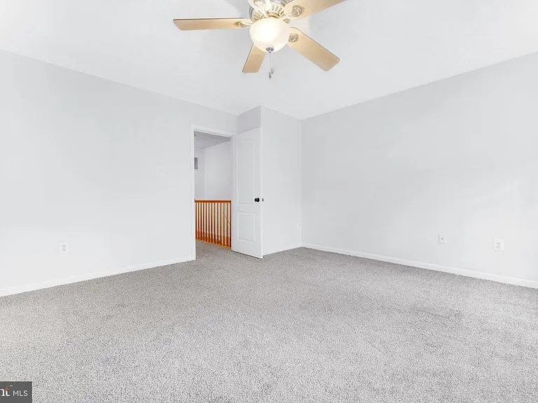 2406 Lemontree Ln — Photo 12