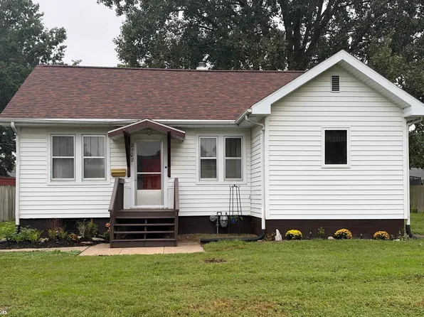 2108 S 16th St, Burlington, IA 52601