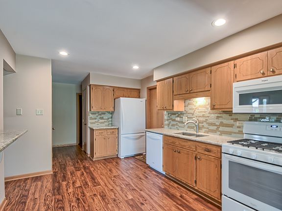 5th image of 18204 Nebraska Ct #0