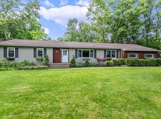 16 White Spruce Dr, Wading River, NY 11792