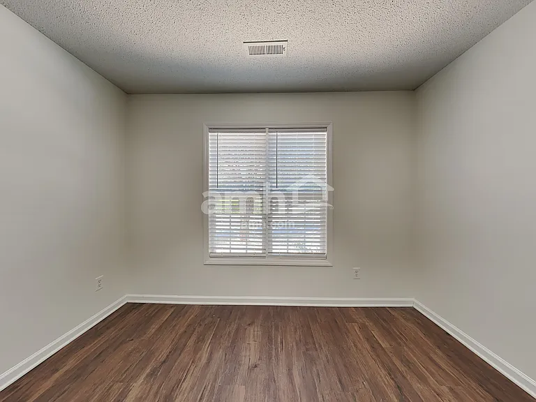 5500 Regent Village Dr — Photo 12