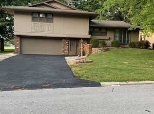 1307 Butternut Dr, Greenville, IL 62246