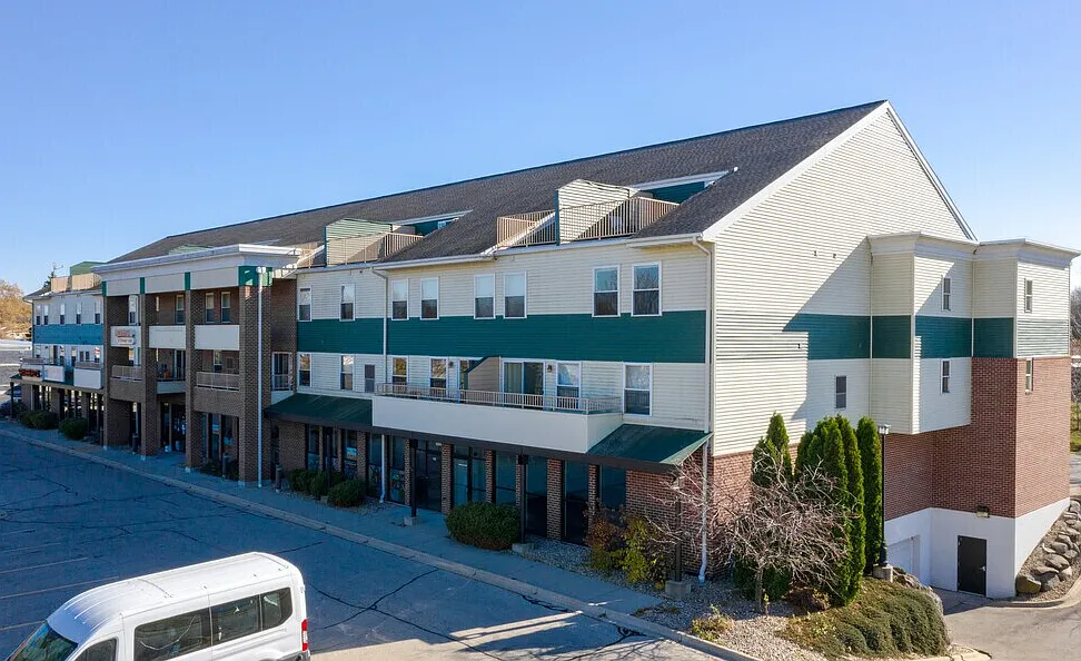 McComb Place Apartments — Photo 2
