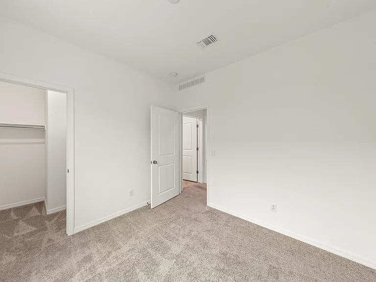 1353 Evening Breeze Ln — Photo 17