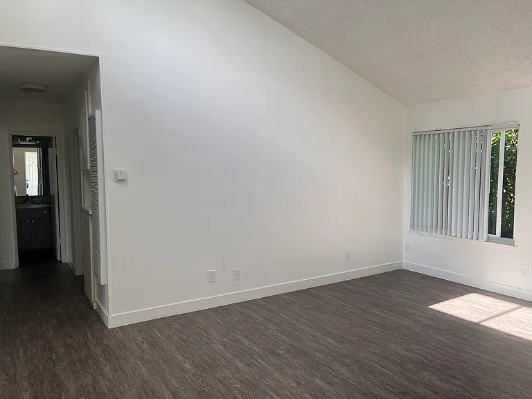 Knotty Apartments — Photo 33