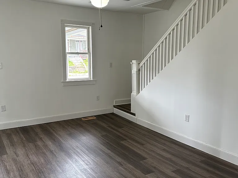 551 Jefferson St — Photo 11