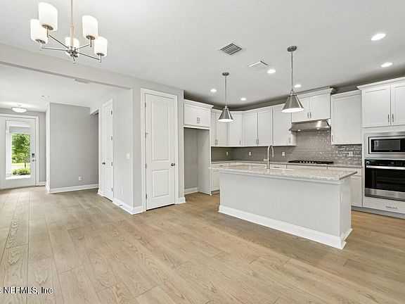 3rd image of 15 MULBERRY Road