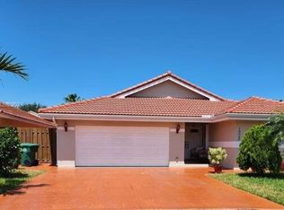 19026 NW 84th Pl, Hialeah, FL 33015