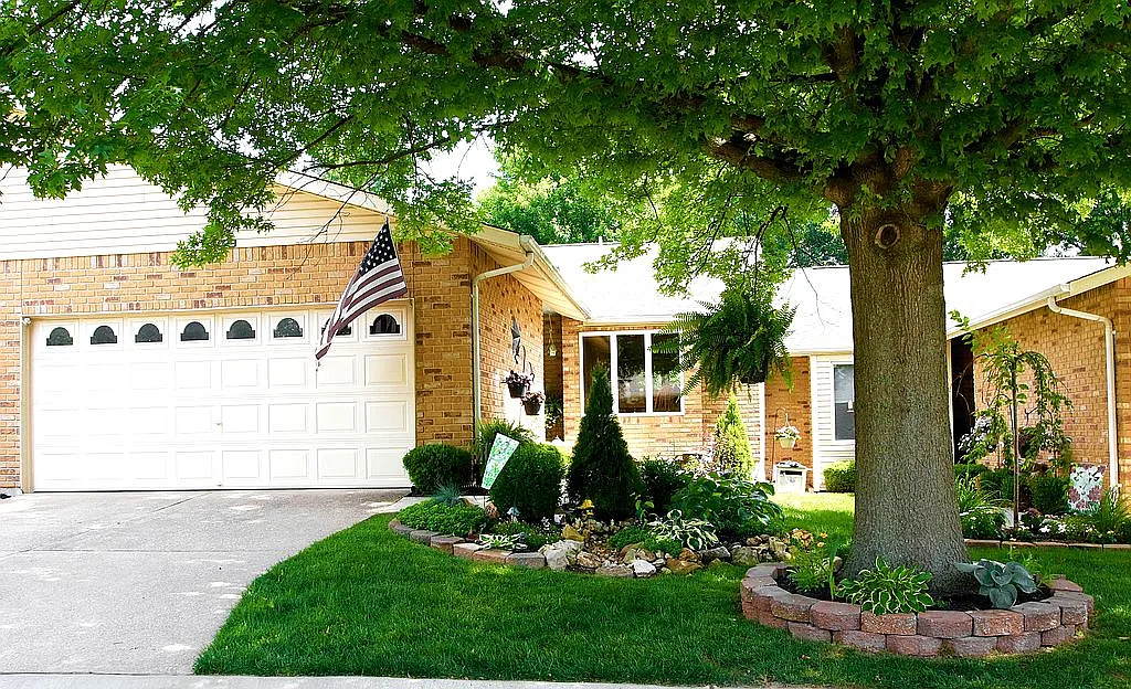 1149 Hunter Ct photo 1