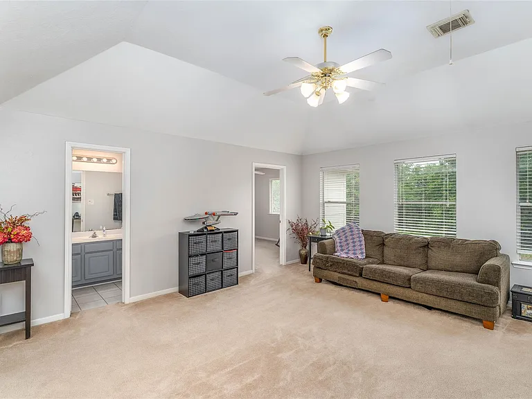 2309 Orleans Ln — Photo 19