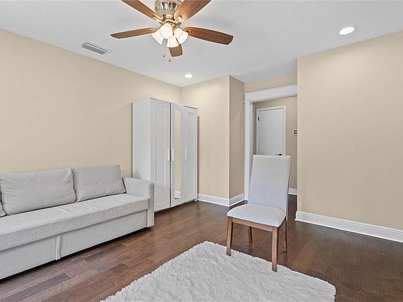 5th image of 1361 Dellwyn Ct
