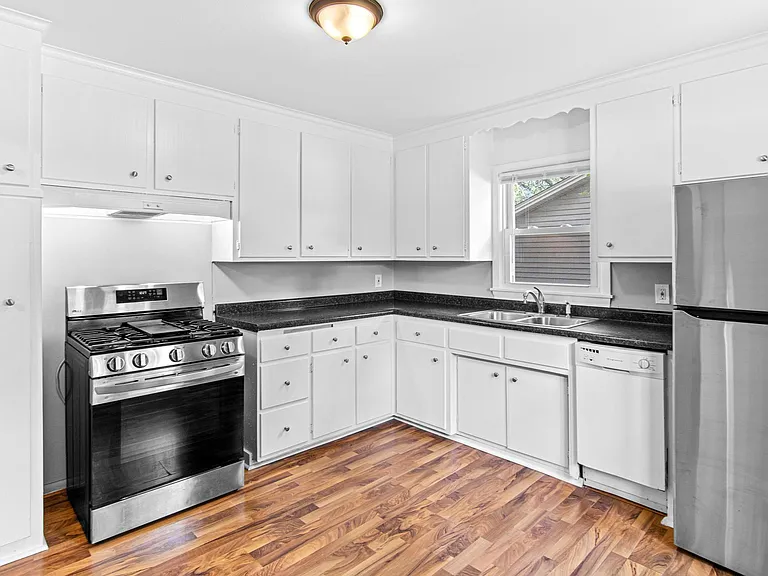 635 51st Ave NE #635 — Photo 6
