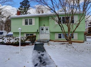 22 Star Pl, West Babylon, NY 11704