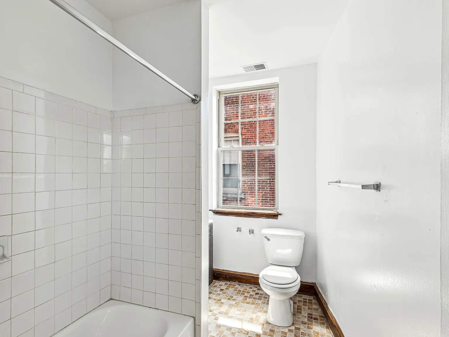 Studio, $790 — Photo 2