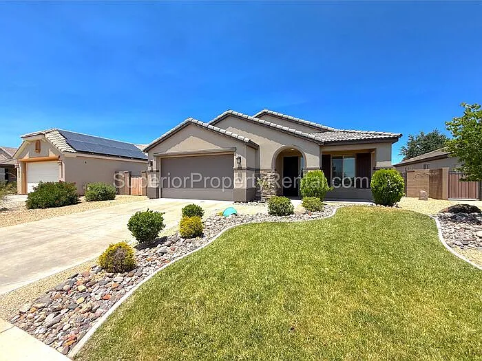 2701 E Upper Canyon Dr — Photo 1