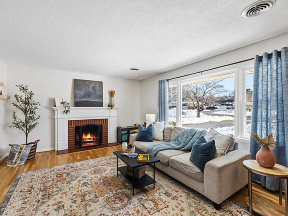 3rd image of 1200 Club Rd