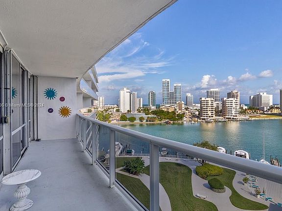 5th image of 900 Bay Dr APT 710