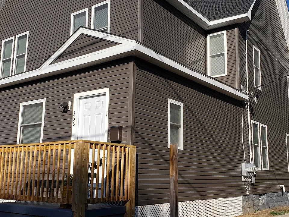 356 W 4th St