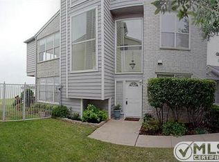 501 Oakbrook Dr, Lewisville, TX 75057
