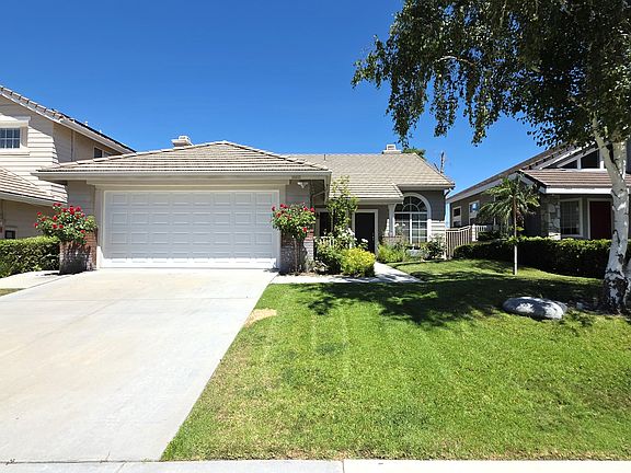2nd image of 25522 Clemens Ct