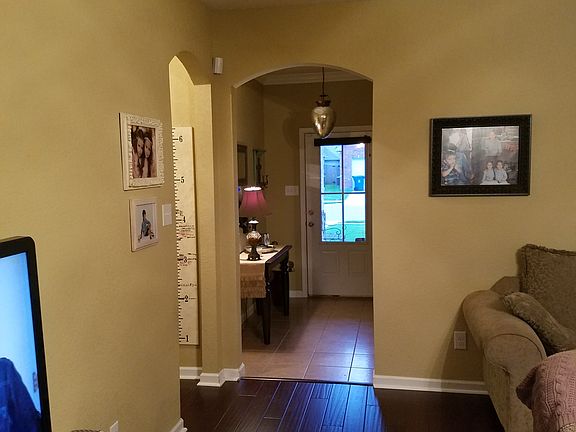 4th image of 107 Meadowvale Dr