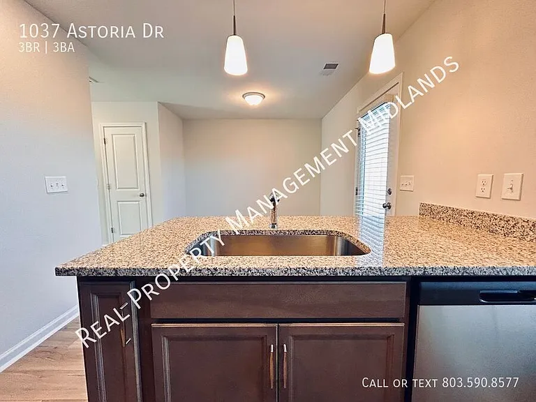 1037 Astoria Dr — Photo 14