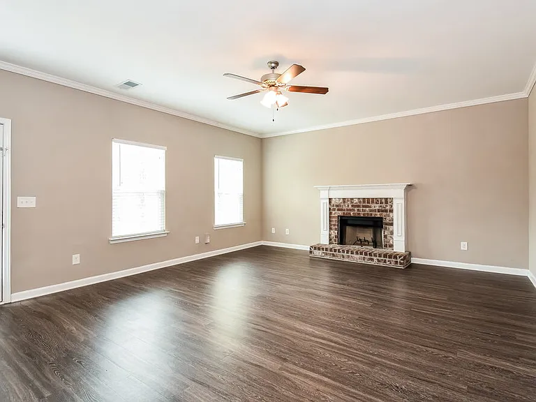 602 Fieldcrest Dr — Photo 4