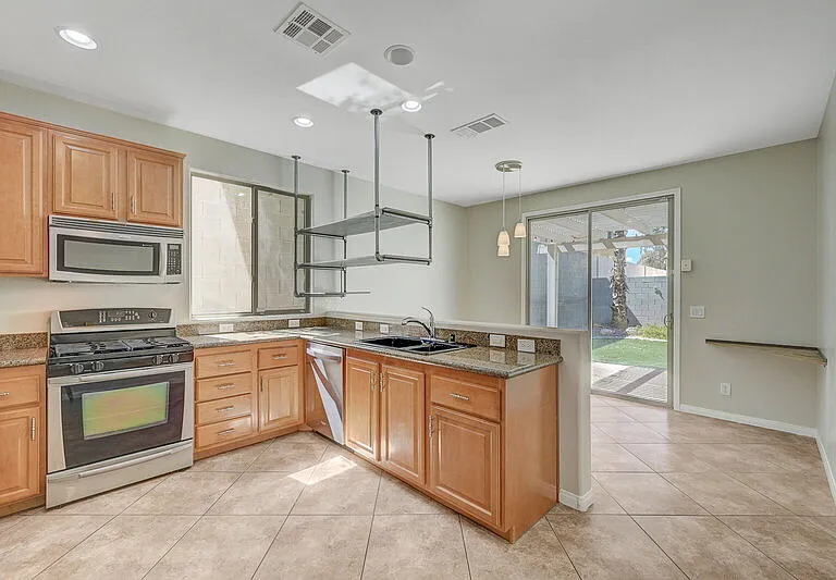 9152 Kentwell Ave — Photo 11